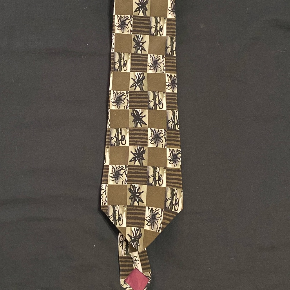 A green J. Garcia Tie